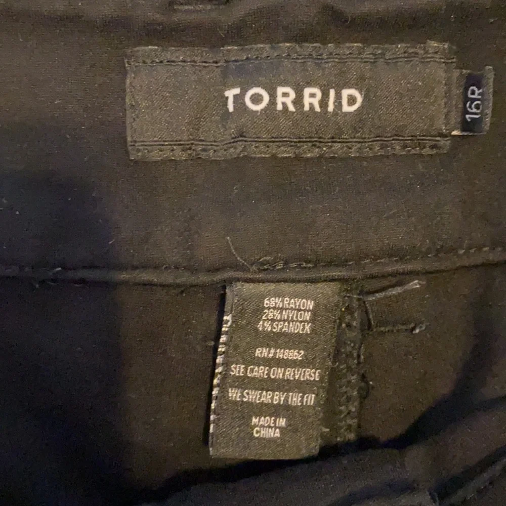 Torrid Ponte Ankle Black Pants Sz 16 - Picture 4 of 5